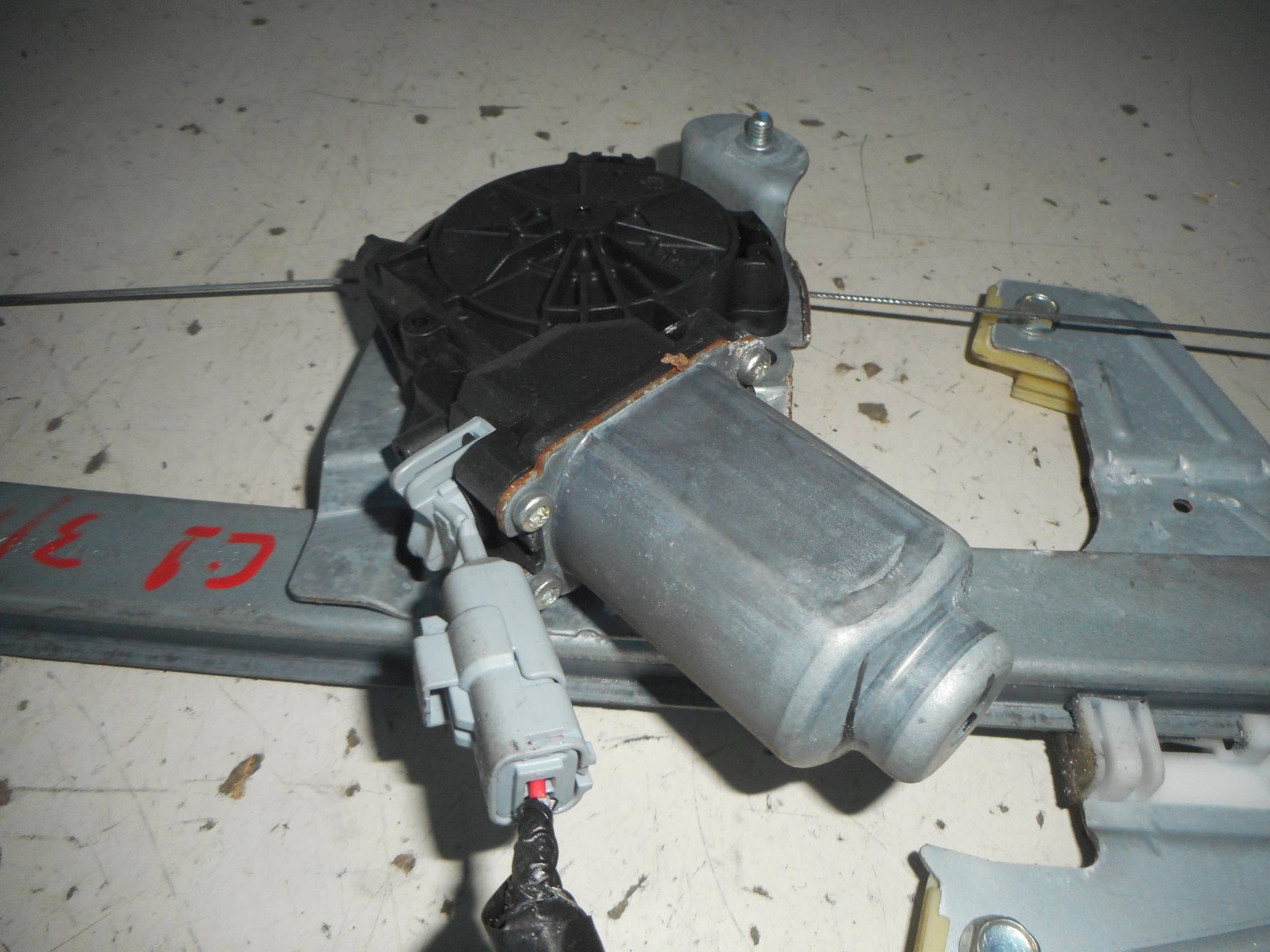 Alzacristallo elettr. porta ant. sx.